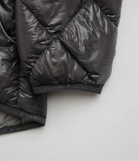 and wander Diamond Stitch Down Jacket in Grey thumbnail