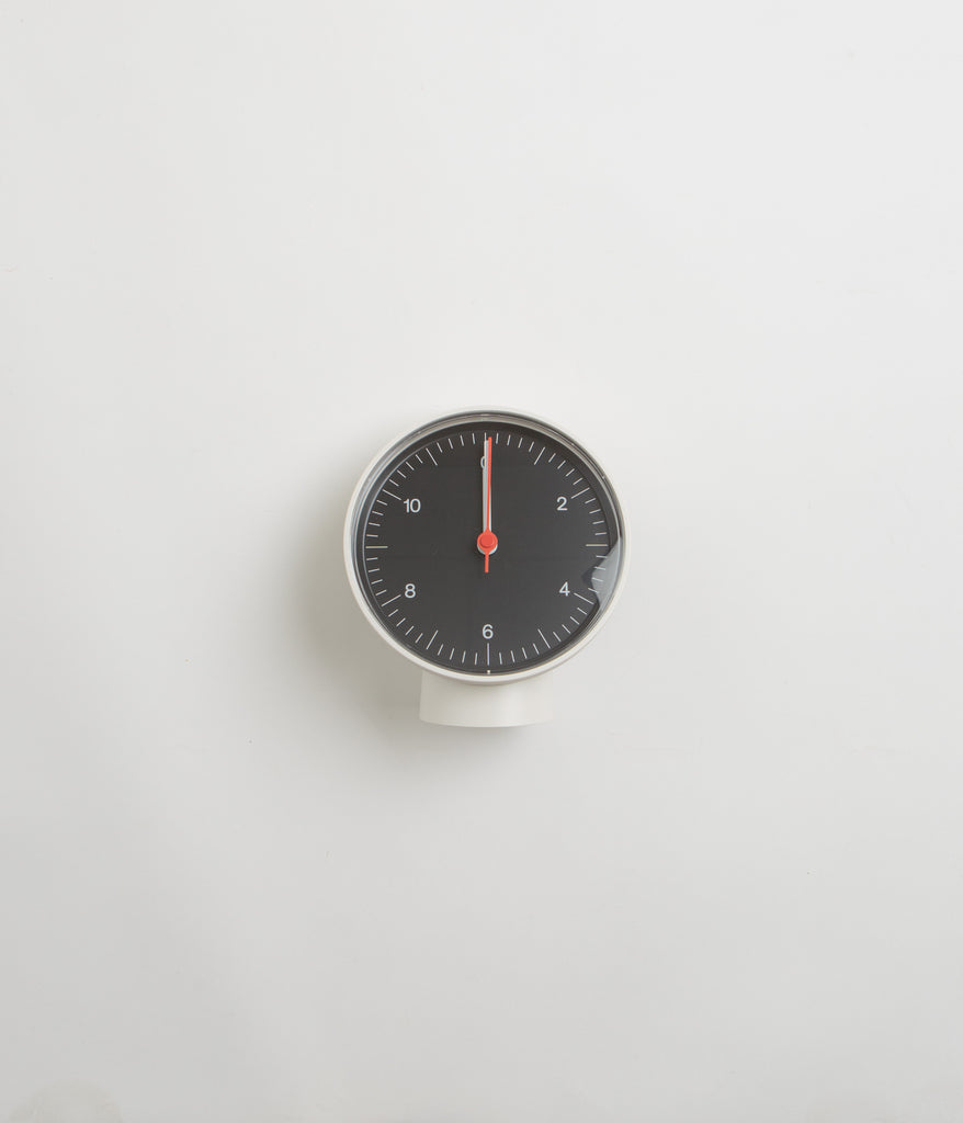 【新品】HAY TABLE CLOCK black 置き時計 掛け時計 Amazon.co.jp: HAY ヘイ テーブルクロック 置き時計 Black 130mm