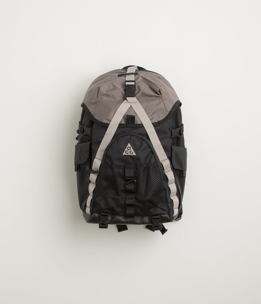 ACG ブラックリュック Nike ACG 'DAYMAX' Backpack (25L). Nike ID