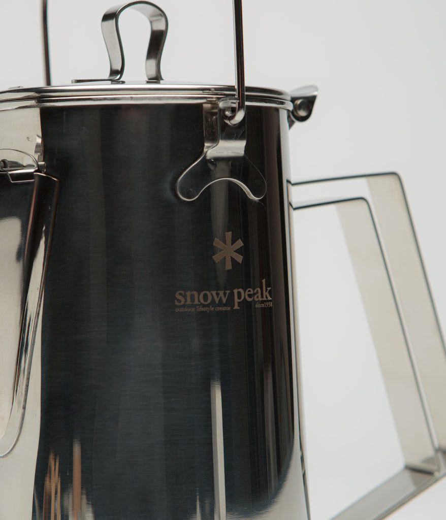 Snow Peak - バッテン8886  Amazon.com: Snow Peak 8.4 Ounce Titanium Flask : Sports