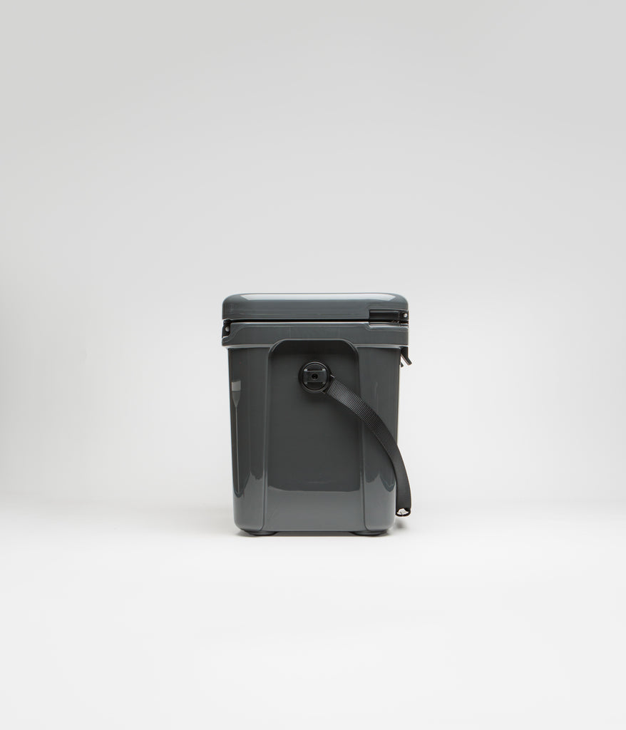  Peak - Yeti Roadie 24 Hard Cooler チャコール YETI Roadie 24 Hard Cooler - Charcoal – Lenny's Shoe & Apparel