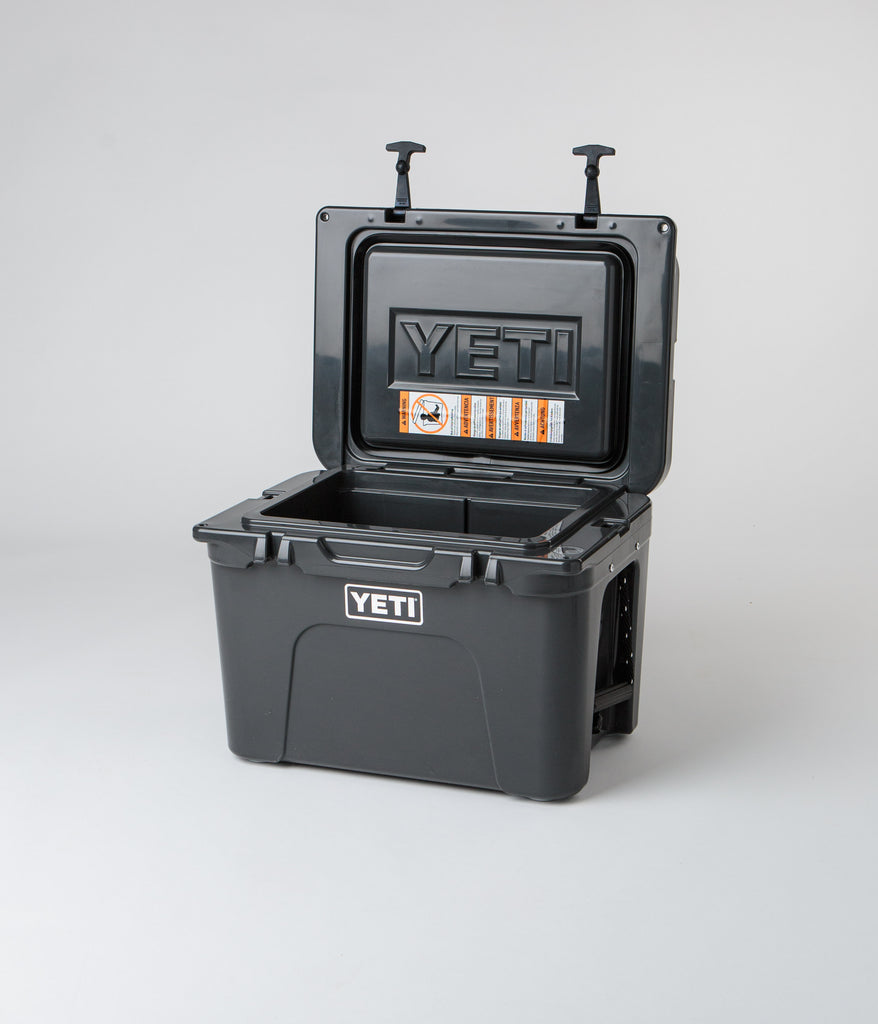 値下げ❗️YETI COOLERS TUNDRA 35qt CHARCOAL YETI Tundra 35 Cooler | Altitude Sports