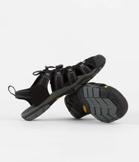 Keen Clearwater CNX Sandals in Black and Gargoyle thumbnail