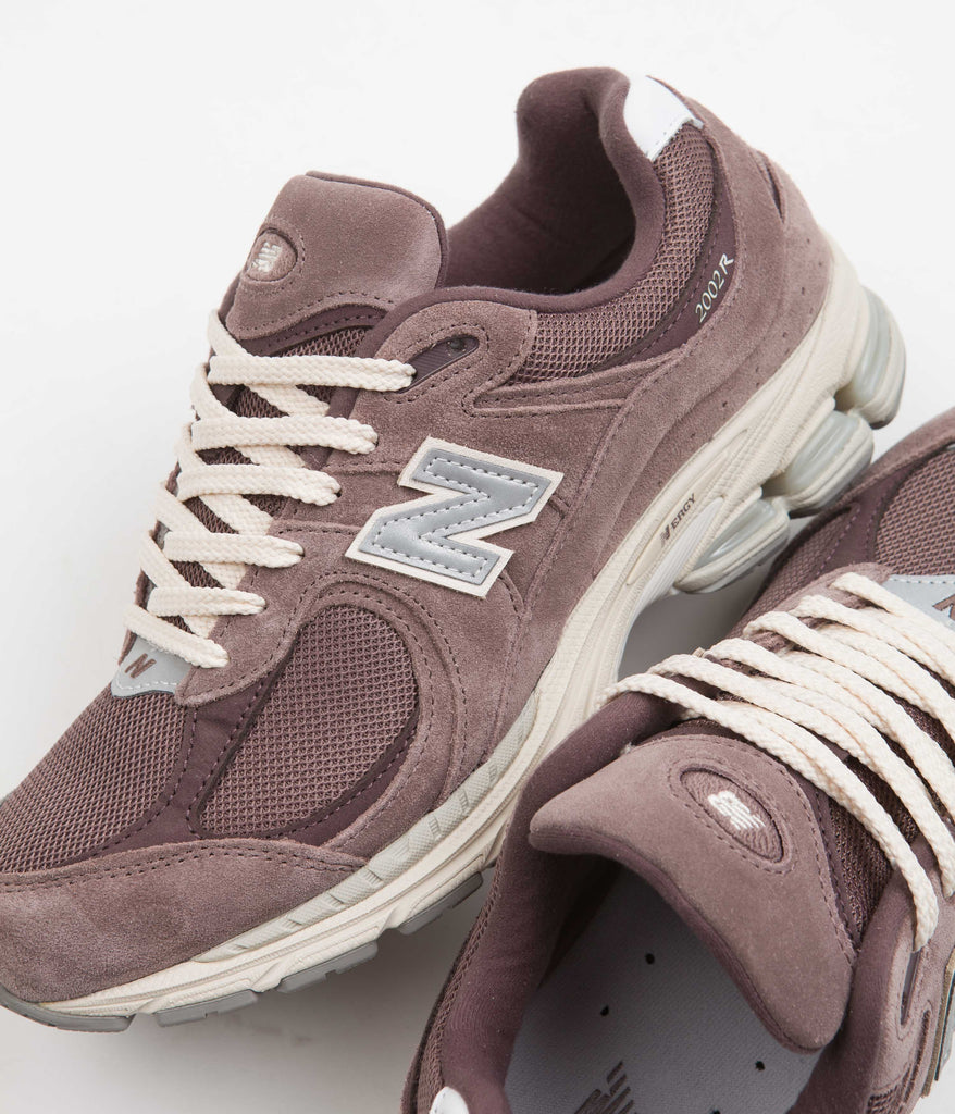 New Balance 2002R Shoes - Black Fig