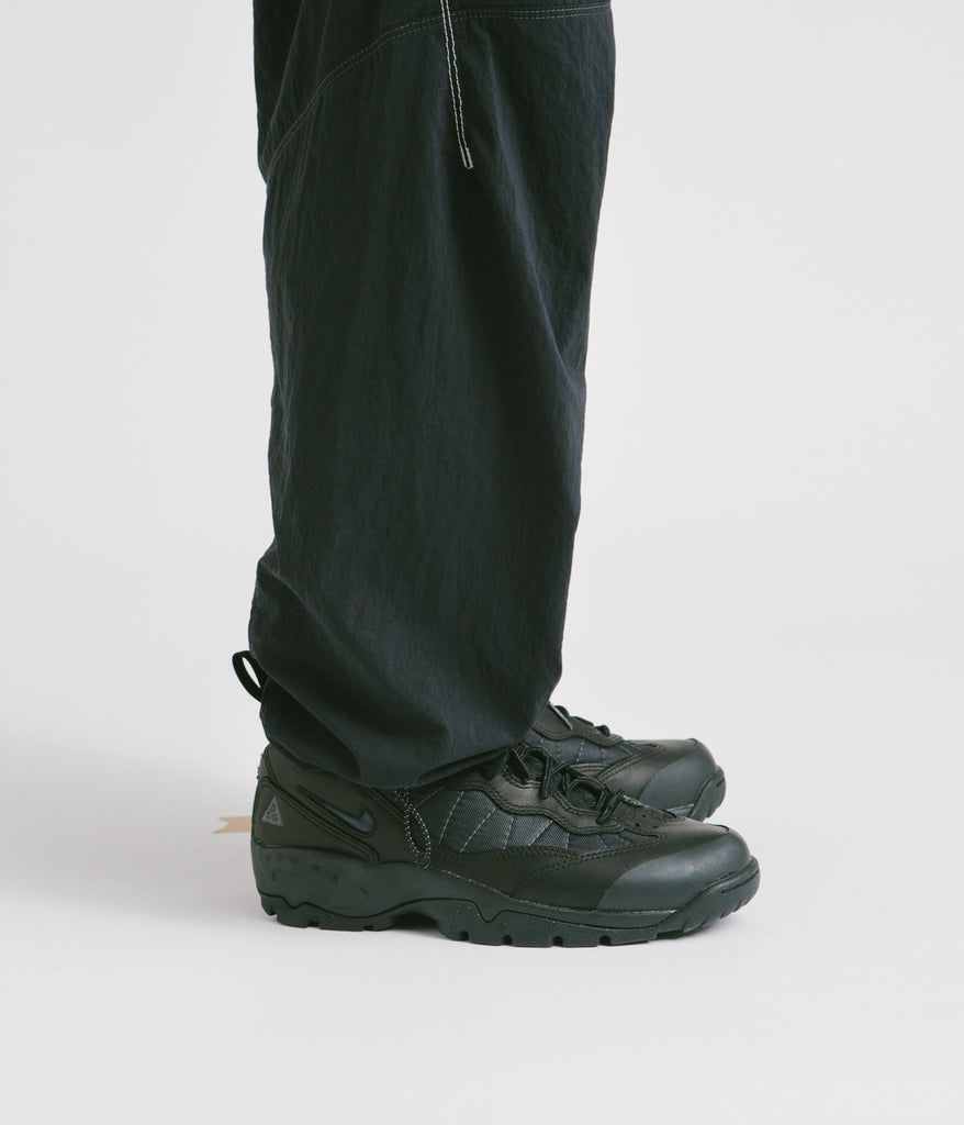 Nike ACG Air Mada Shoes - Black / Anthracite | Always in Colour