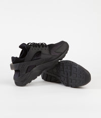 Nike Air Huarache Shoes in Black and Black and Anthracite thumbnail