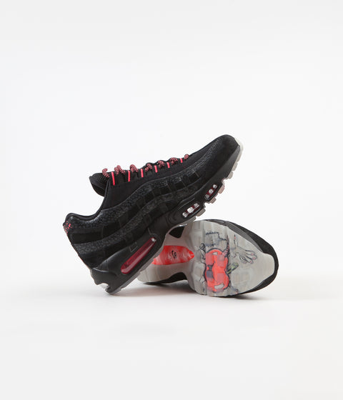 Nike Air Max 95 Shoes in Black and Infrared