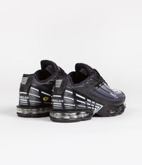 Nike Air Max Plus III Shoes in Black and Black and White thumbnail