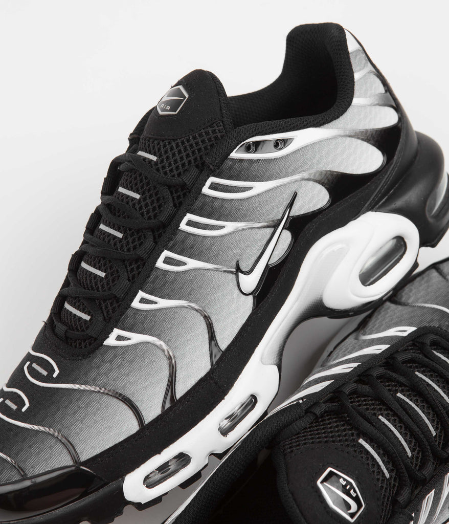 Grey Nike Air Max Plus Black/black/metallic Silver Nike Air Max