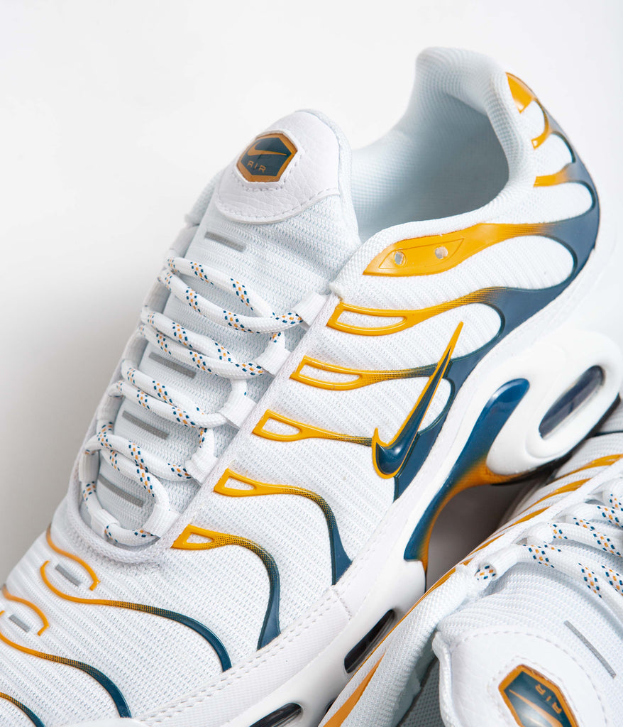 Nike air max plus white yellow hotsell