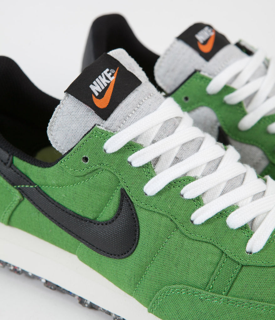 Nike Challenger OG Shoes - Mean Green / Black - Sail - White