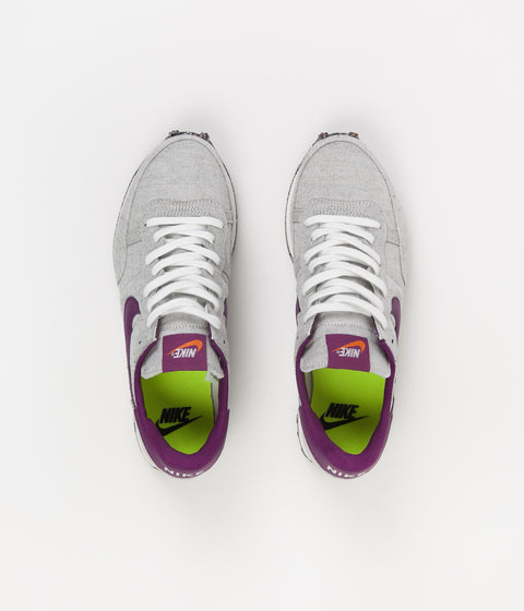 Nike Challenger OG Shoes in Summit White and Viotech and Sail - White