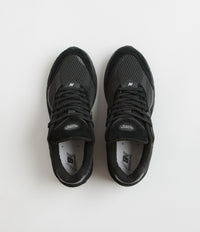 New Balance 2002R Shoes - Black / Black Metallic thumbnail