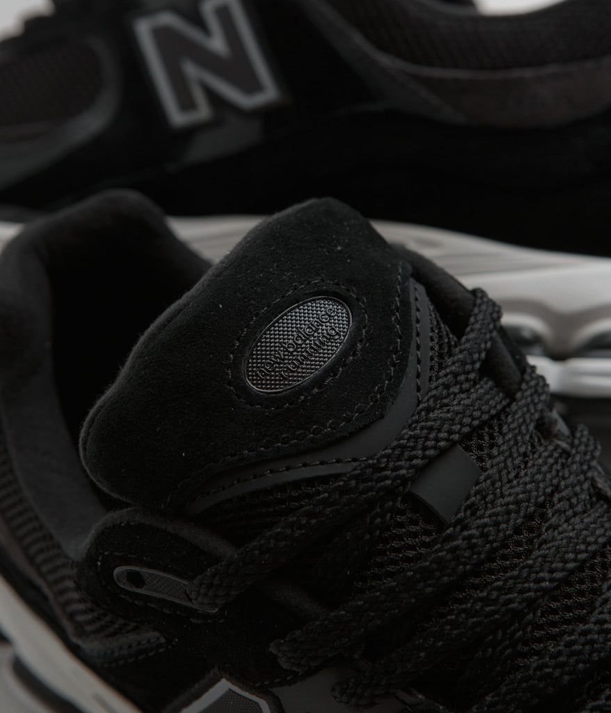 New Balance 2002R Shoes - Black / White | Always in Colour