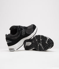 New Balance 2002R Shoes - Black / White thumbnail