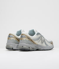 New Balance 860 Shoes - Sea Salt / Gold Metallic thumbnail