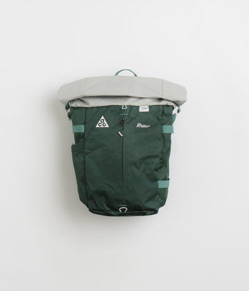 Nike ACG Aysen 32L Day Pack - Vintage Green / Light Iron Ore / White