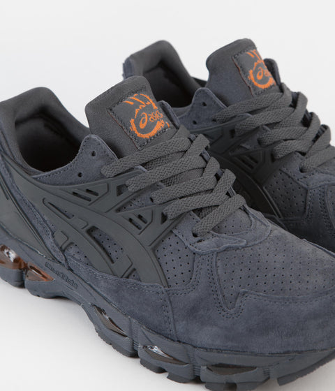 Asics Gel-Kayano 21 Shoes in Carrier Grey and Habanero