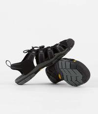 Keen Clearwater CNX Sandals - Black / Gargoyle thumbnail