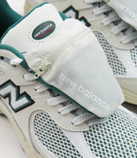 New Balance 2002R Shoes - Sea Salt / Green thumbnail