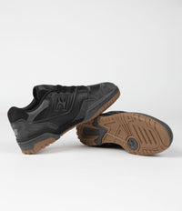 New Balance 550 Shoes - Black / Gum thumbnail