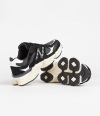 New Balance 9060 Shoes - Black thumbnail