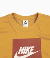 Nike ACG Hike Box T-Shirt - Gold Suede thumbnail