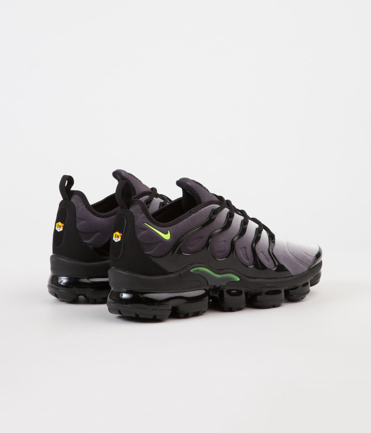 Nike vapormax plus black volt cheap pink