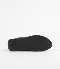 Nike Daybreak Shoes - Midnight Turquoise / Seaweed - Dark Smoke Grey ...