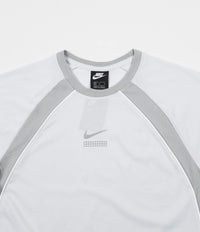 Nike DNA T-Shirt - Pure Platinum / Light Smoke Grey thumbnail