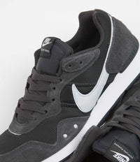 Nike Venture Runner Shoes - Dark Smoke Grey / Pure Platinum - White thumbnail