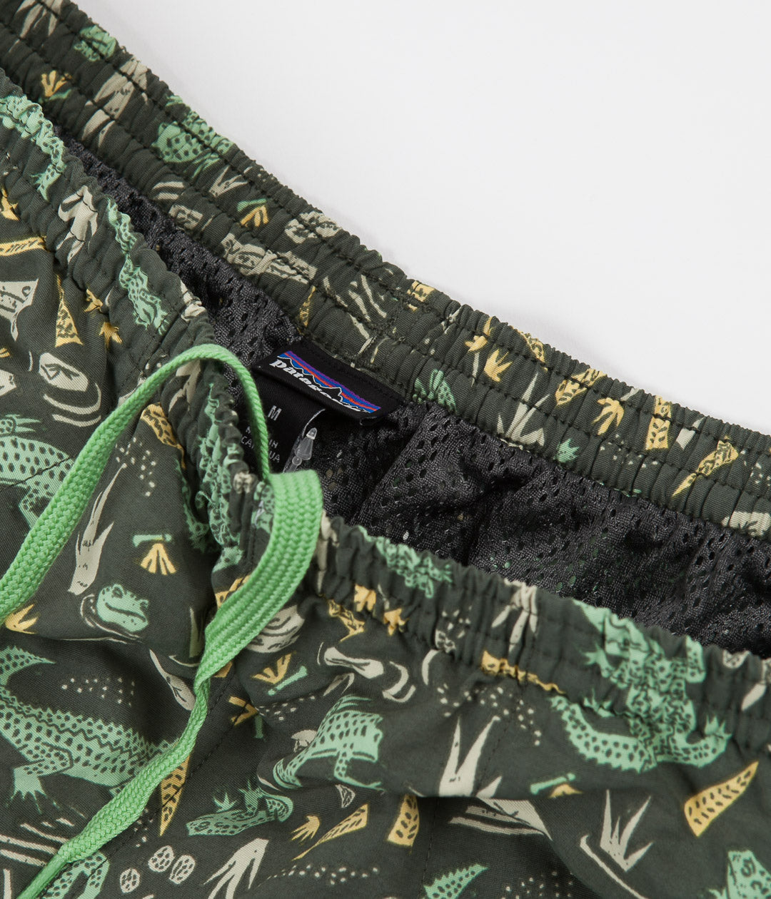 Patagonia Baggies Longs 7" Shorts Alligators and Bullfrogs Kale Gre